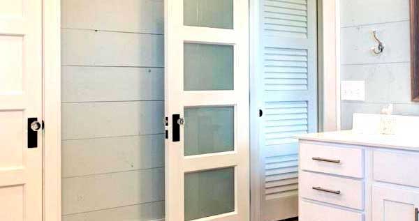 Двери ПВХ для санузла